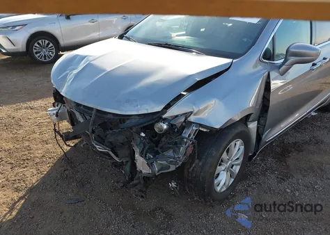 2019 Chrysler Pacifica Touring L z USA, uszkodzony, nr VIN 2C4RC1BG4KR665393